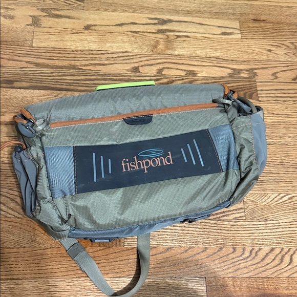 Fishpond flathead sling bag